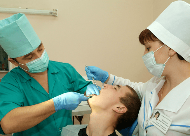 estrazione del dente e consumo di alcol foto 1