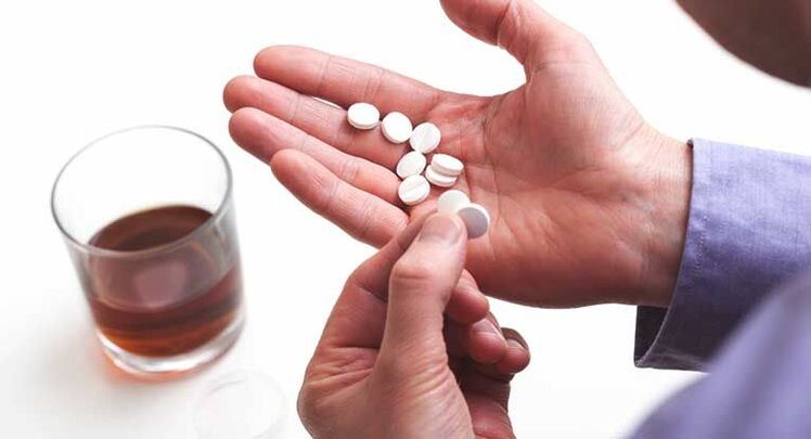 È possibile bere alcolici con antibiotici