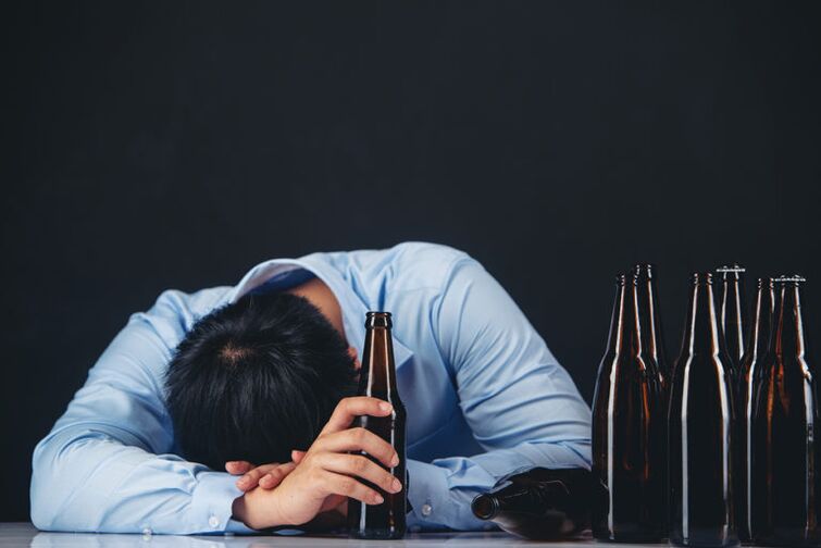 Danno dell'alcol per gli uomini