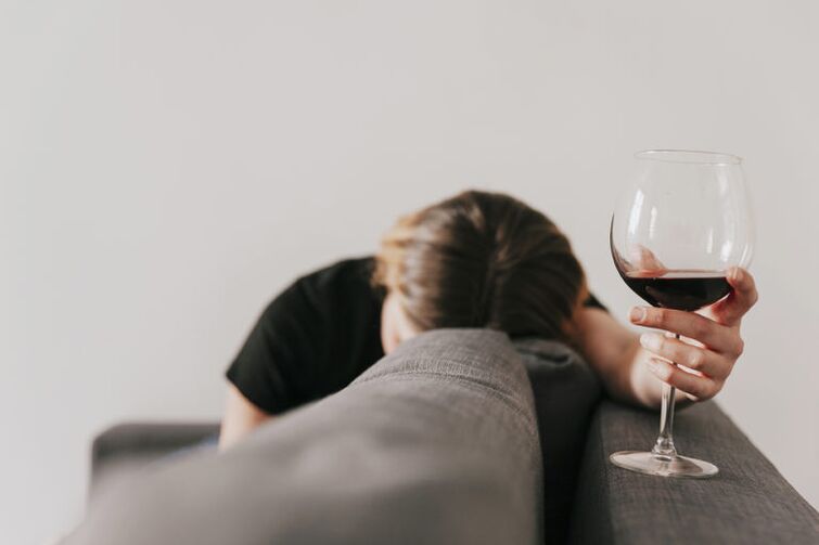 Danno dell'alcol per le donne
